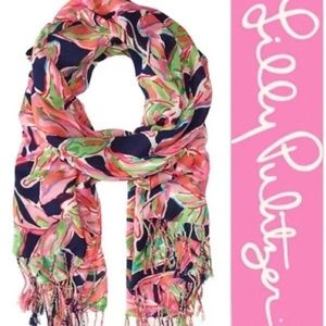 Lilly Pulitzer Bright Navy in the Vias rayon scarf